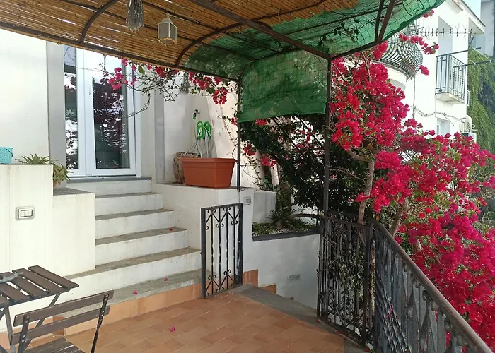 Mareluna Holiday Home